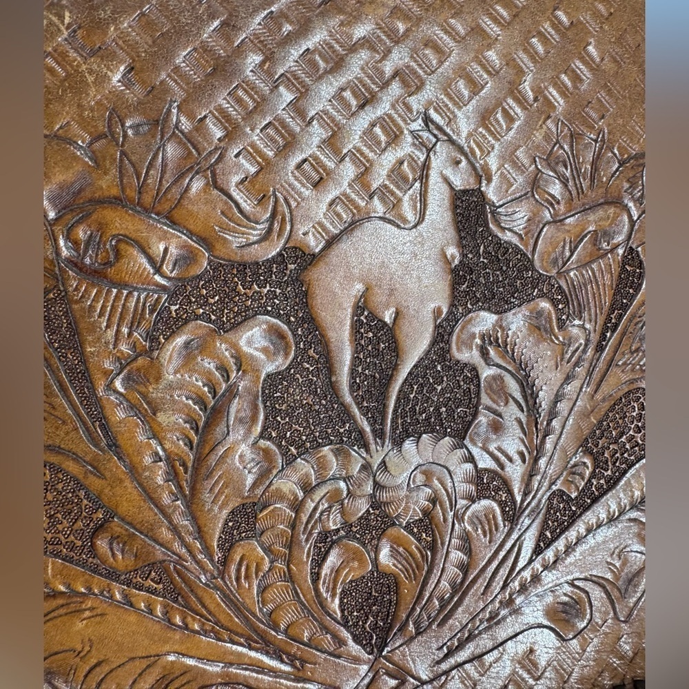 Vintage hand tooled leather bag with THE most exquisite flora fauna Fairycore - Picture 6 of 6